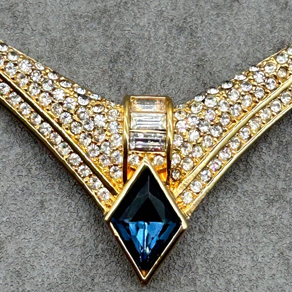 Authentic Vintage Christian Dior Gold Tone  Blue Rhinestone Crystal Necklace 16” - Picture 5 of 15